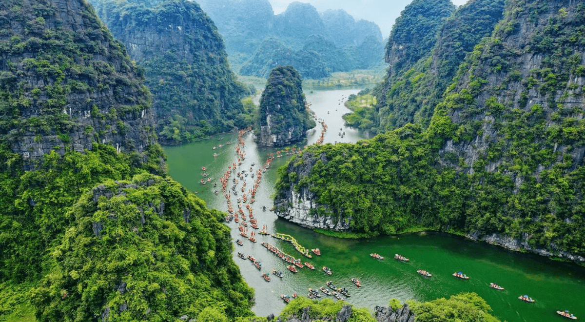 Une vue magnifique s’ouvre à Trang An