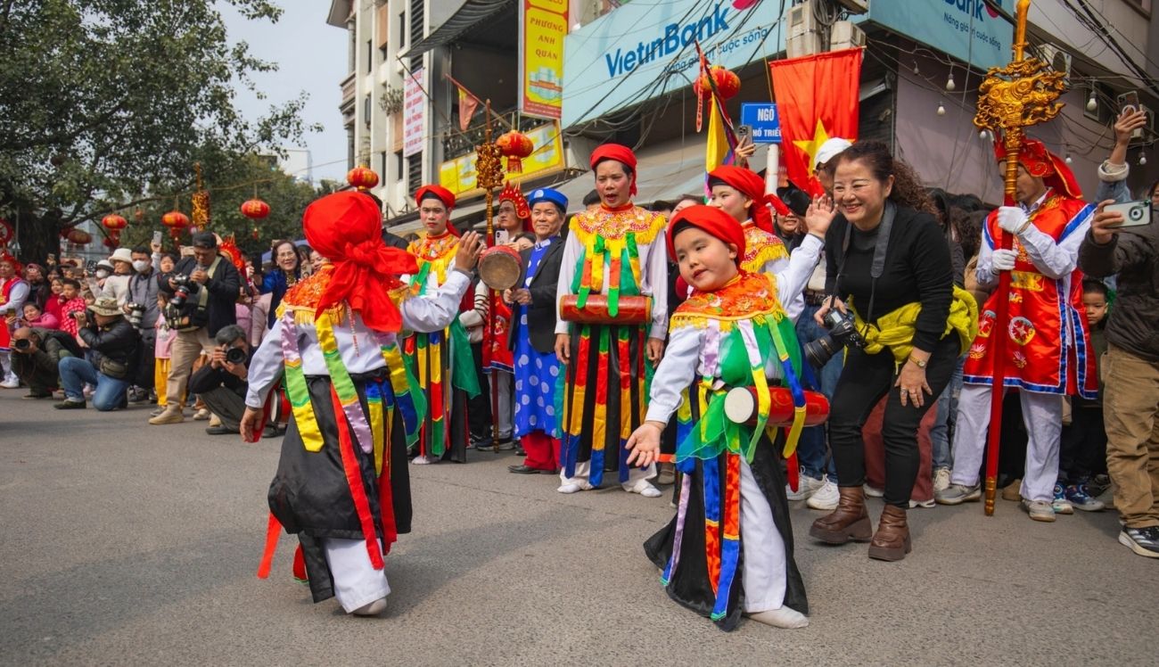 Danse -con đĩ đánh bồng - à Triều Khúc (Hanoï)