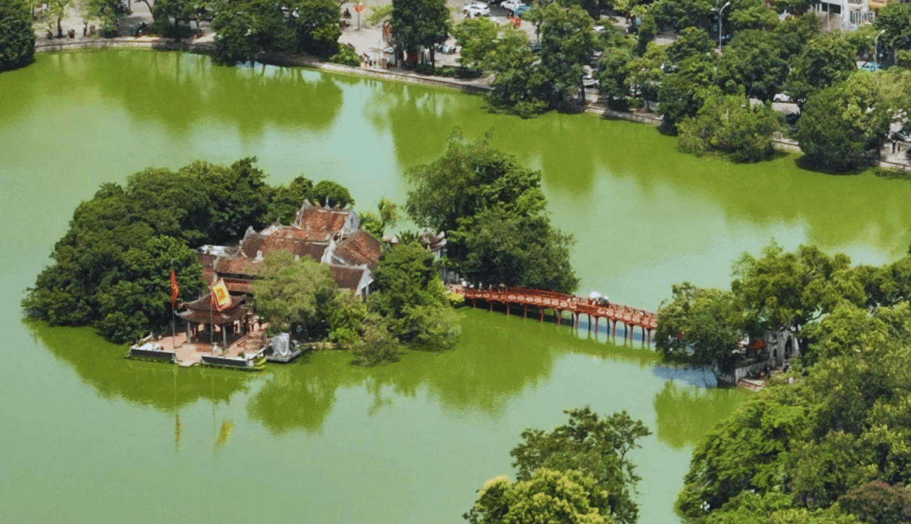 Le temple Ngoc Son vu du ciel