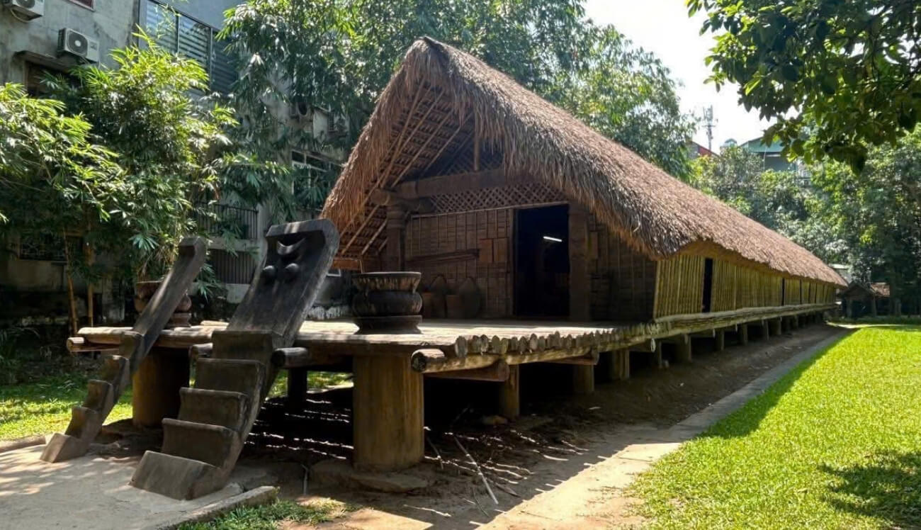 L'espace culturel d'Ede est recréé au Musée d'ethnologie du Vietnam.