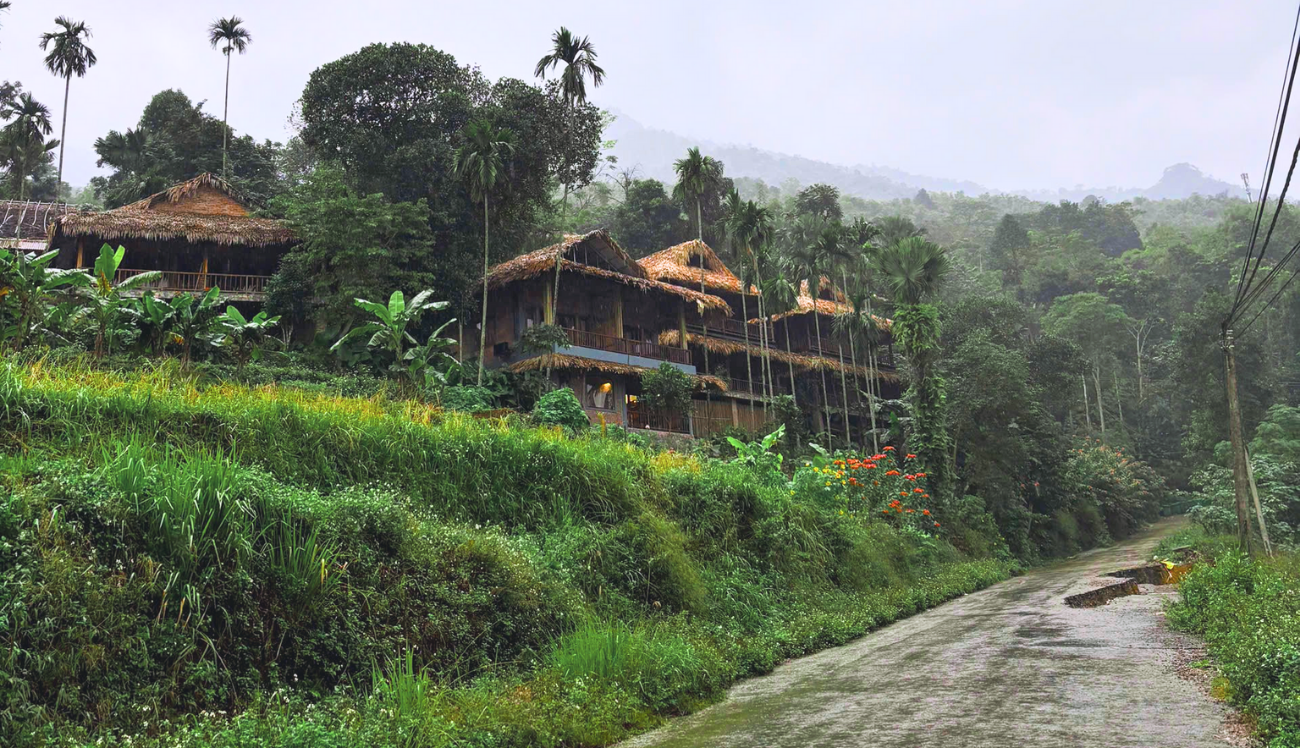 Maisons sur pilotis à Pu Luong
