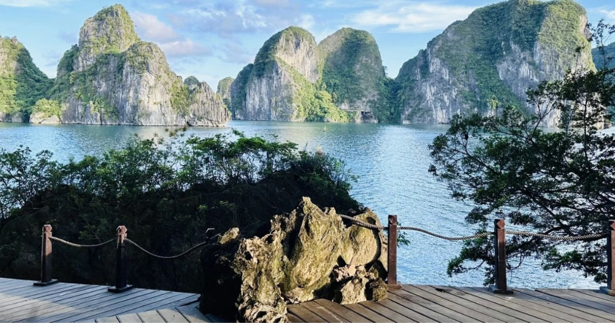 La baie d’Ha Long et ses îlots calcaires au Vietnam