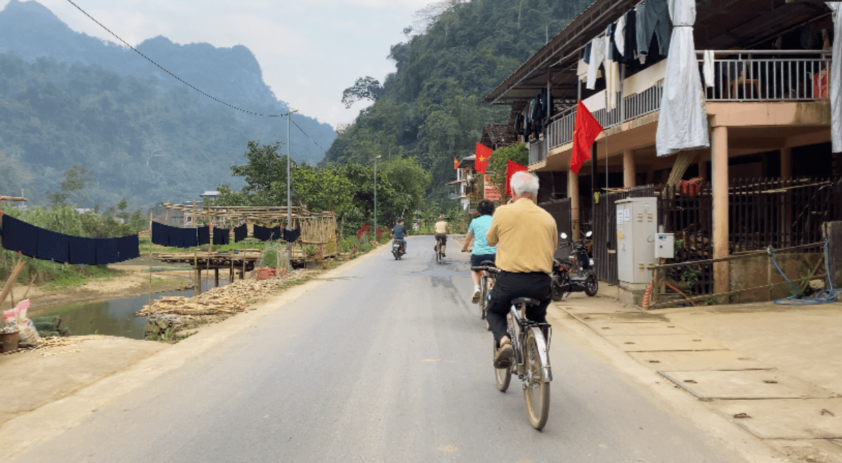 Balade à vélo à Pac Ngoi