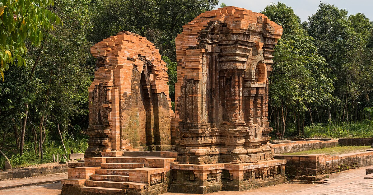 Tours dédiées à Shiva