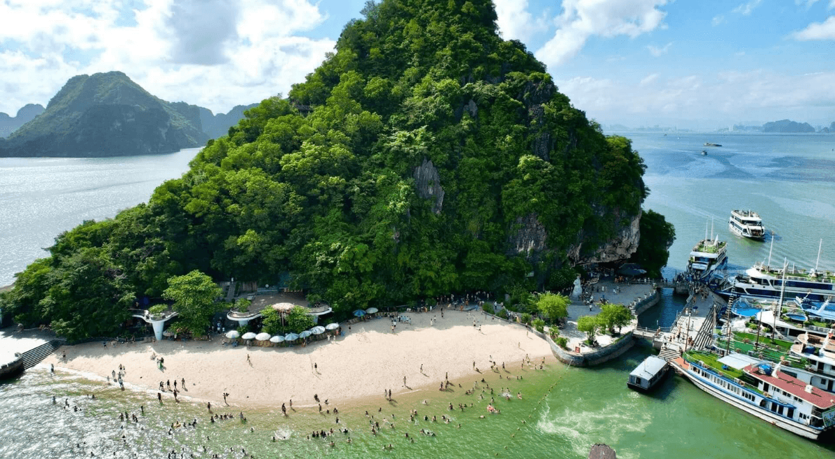 La croisière de 2 jours 1 nuit dans la baie d'Halong