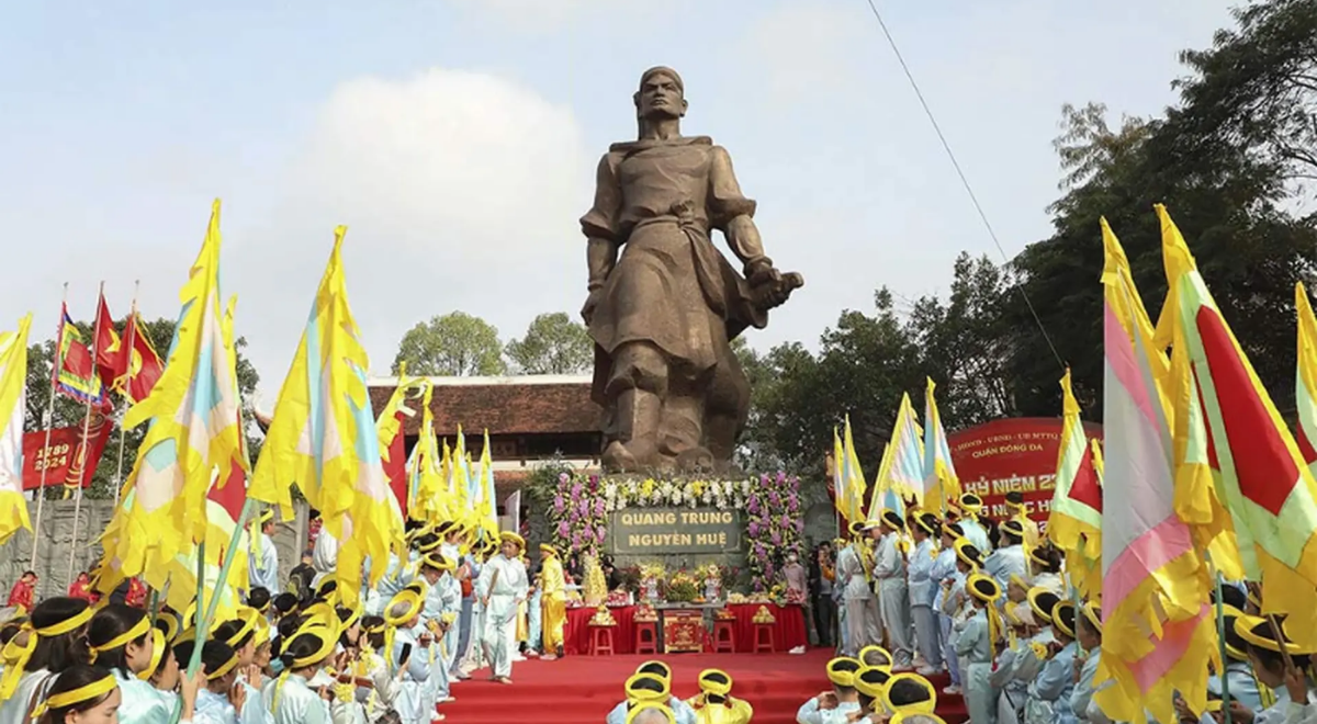 Le festival de Gò Đống Đa à Hanoï, commémorant la victoire historique de l’empereur Quang Trung.