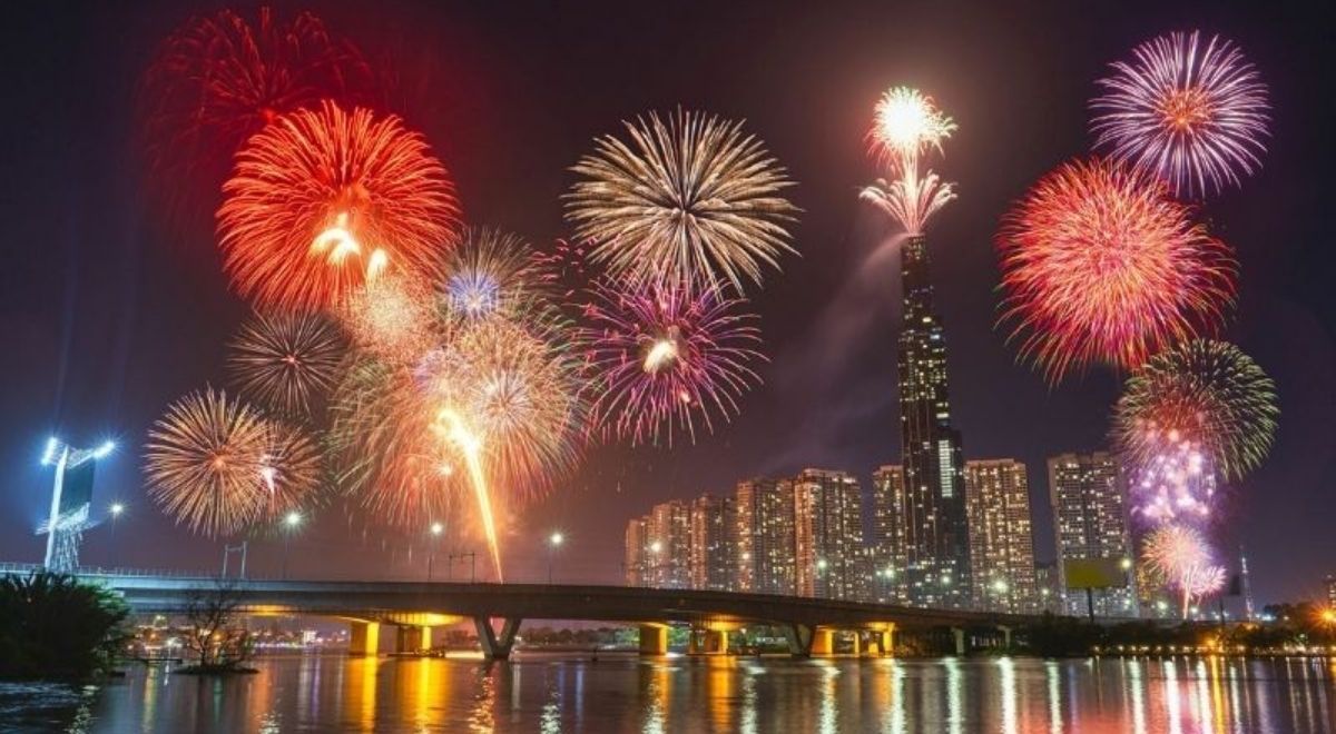 Feu d’artifice à Hô Chi Minh-Ville pour célébrer le passage au Nouvel An lunaire.